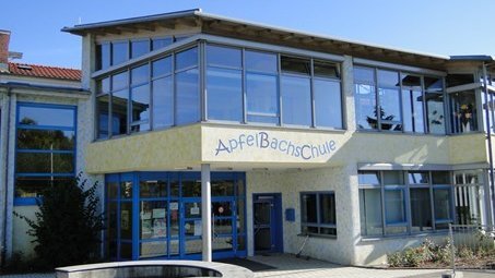 Frontansicht Apfelbachschule